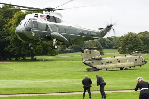 Trampın helikopteri Londonda təcili eniş edib
