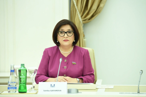 Çindən olan parlamentarilərlə əməkdaşlığın daha da gücləndirilməsinə xüsusi önəm verir