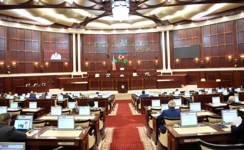 Milli Məclisin plenar iclasının gündəliyi dəyişdi