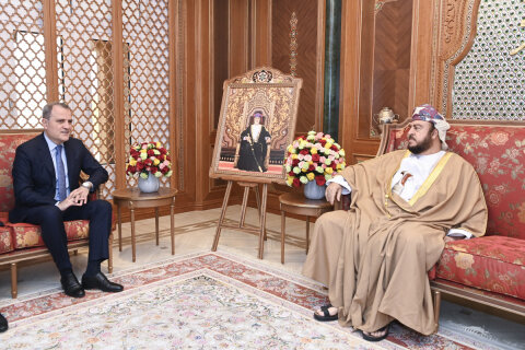 Ceyhun Bayramov Oman Sultanlığının Dövlət Şurasının sədri ilə görüşüb
