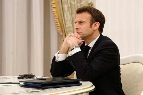 Makronun reytinqi rekord dərəcədə aşağı düşüb