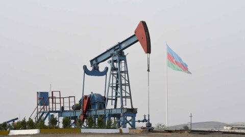 Azərbaycan nefti ucuzlaşmaqda davam edir
