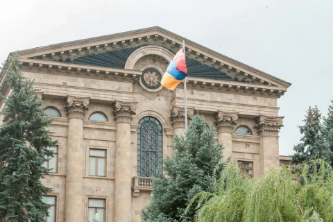 Ermənistan parlamenti müxalifətin milli böhran haqqında bəyanatının layihəsini rədd edib