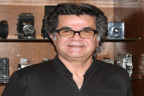 İranlı rejissor Cəfər Pənahiyə hökm oxunub, ölkədən çıxışı qadağan olunub