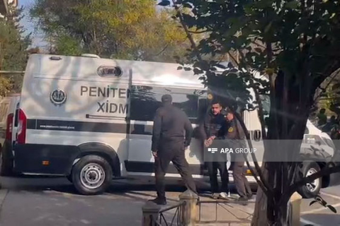 Şəhidlər xiyabanında qeyri-etik videolar çəkən əcnəbilərin məhkəməsində şahidlər dindirilib