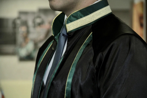 Bir vəkilin fəaliyyəti dayandırılıb