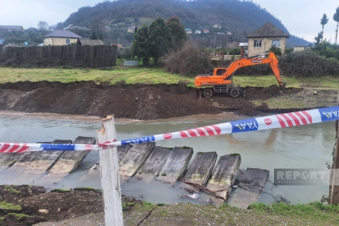 Astarada torpaq sürüşməsi baş verib