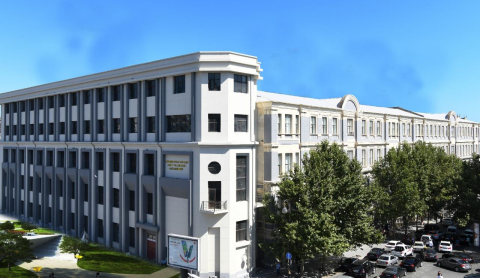 Azərbaycanda universitet 345 işçi axtarır -