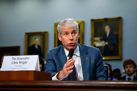 ABŞ donanması hələ Hörmüz boğazında müşayiət missiyasına hazır deyil