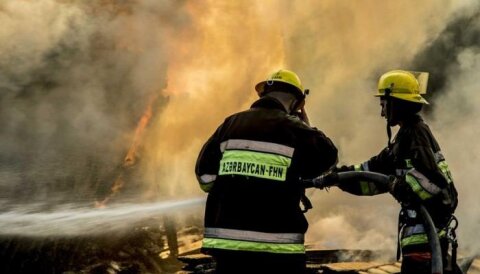 Bakıda evdə yanğın baş verib