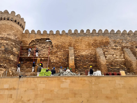 Qala divarında baş vermiş qismən dağılma ilə bağlı təxirəsalınmaz tədbirlər görülür
