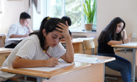 Buraxılış imtahanında üç nəfər maksimum nəticə əldə edib