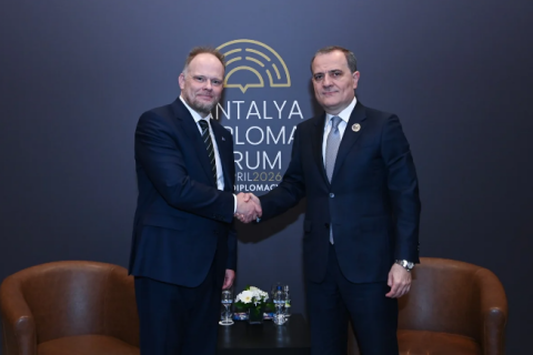 Ceyhun Bayramov NATO rəsmisi ilə enerji təhlükəsizliyi və regional prosesləri müzakirə edib