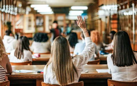 Xaricdə oxumaq istəyənlərin nəzərinə!